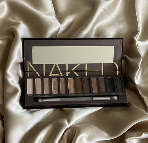 Urban Decay’s Original Naked Palette Is Back — See Our Editors Favorite Looks Naked Palette Looks, Autumn Vision Board, Beauty Youtubers, Some Things Never Change, Urban Decay Eyeshadow, Popsugar Beauty, Urban Decay Makeup