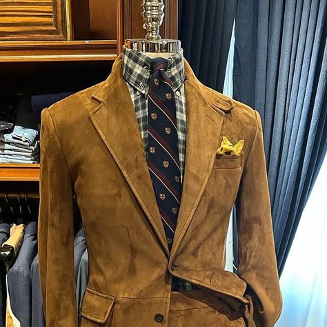 Ralph Lauren Style on Instagram: "SUEDE BY POLO Suede Polo suit on display in September at the Men’s Flagship mansion store on New York’s Madison Avenue. I’m already sorry I didn’t buy one. Style @_gargame_l . . . . . #ralphlaurenstyle#poloralphlauren#polorlstyle#suede#ralphlaurenpolo#mensstyle" Polo Suit, Polo Suits, Ralph Lauren Style, Madison Avenue, Mens Dress, The Men, On Display, Mansion, Men Dress