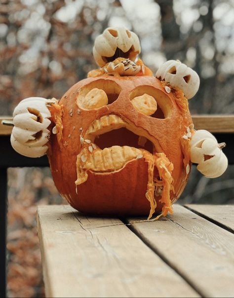 Pumpkin Carving Ideas For Competition, Halloween Pumpink Ideas, Lumpy Pumpkin Carving, Pumpkin Having A Baby Carving, Cute Ideas For Pumpkin Carving, Crazy Pumpkin Ideas, Funny Halloween Pumpkin Ideas, Pumpkin Creative Ideas, Brain Pumpkin Carving