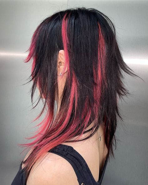 Haircut + pink highlights Draculaura Highlights Hair, Pink Dye On Black Hair, Coloured Highlights Black Hair, Dyed Emo Hair, Chunky Highlight Placement, Hot Pink Chunky Highlights, Pink Hair Streaks Black Hair, Pink And Blue Hair Streaks, Alt Highlights