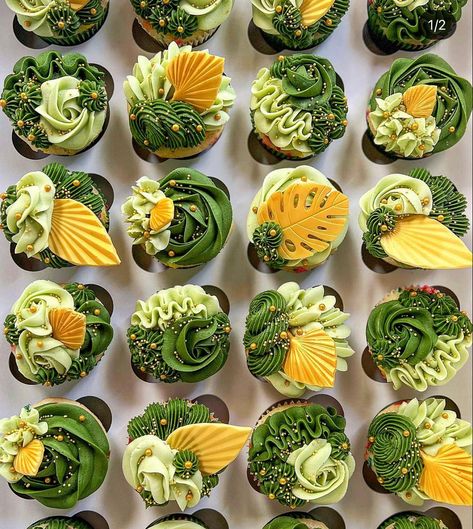 Cupcake Jungle Theme, Monstera Cupcake, Yellow And Green Cupcakes, Cupcakes With Leaves, Palm Tree Cupcakes, Leaf Cupcakes, Tropical Cupcakes Decoration, Safari Themed Cupcakes, Rainforest Cake