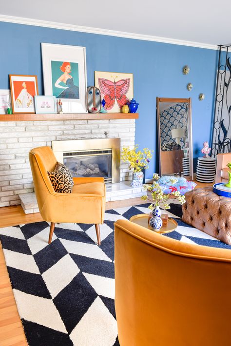 Colorful Eclectic Living Room, Mcm Living Room, Living Room Wall Color, Eclectic Living, Eclectic Bedroom, Colourful Living Room, Eclectic Living Room, Style Deco, Mid Mod