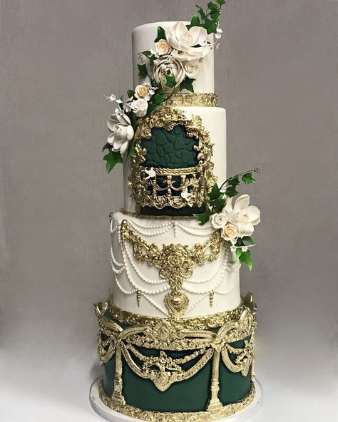 Emerald Wedding Cake, Emerald Green Quinceanera Theme, Green Quinceanera Theme, Jewel Cake, Quince Cakes, Quince Cake, Green Wedding Cake, Quinceanera Cakes, Quince Decorations