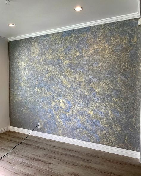 Wall Texture Design For Hall, Royal Play Texture Design, Texture Paint Design, Wall Texture Design Living Rooms, Textured Wall Paint Designs, Easy Wall Painting, Painting Over Wallpaper, Room Paint Designs, Room Wallpaper Designs