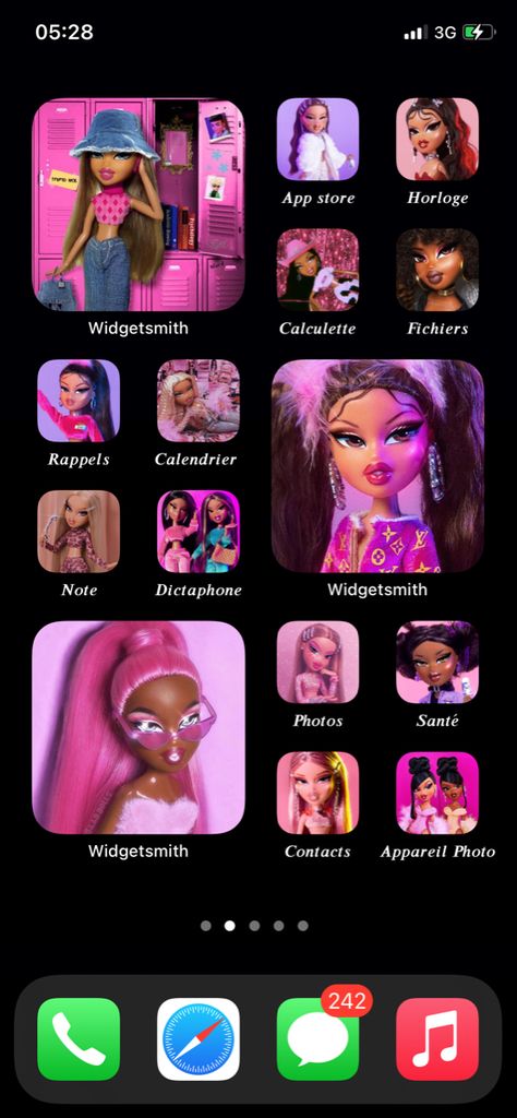 Bratz Homescreen, Baddie Iphone Layout, Aesthetic Phone Layout, Baddie Wallpaper, Roddy Ricch, Ios Theme, Ios Ideas, Doll Aesthetic, Iphone Organization