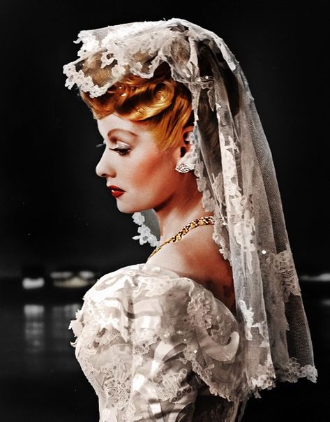 Follow @sweetdreamily and get more of the good stuff by joining Tumblr today. Dive in! 1940s Wedding Dress, 1940s Wedding, Desi Arnaz, Ball Wedding, Lucille Ball, Love Lucy, Actrices Hollywood, I Love Lucy, Vintage Bride