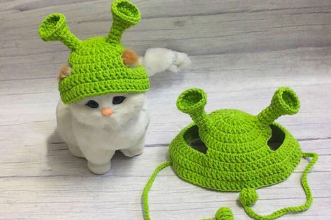 Are you a Disney Shrek fan? Then, you will be thrilled with this Shrek crochet cat hat tutorial. Crochet Pet Hat Pattern Free, Knitted Hat For Cat Pattern Free, Pet Crochet Hat, Crochet Hats For Cats Pattern Free, Free Crochet Cat Hat, Shrek Crochet Pattern, Cat Hat Crochet Pattern Free, Hat For Cat Crochet, Crochet Hat For Dog