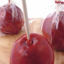 image description Toffee Apple Slices, Candy Apple Slices Recipe, Easy Candy Apple Slices Recipe, How To Make Candy Apple Slices, Carmel Candy Apple Slices, Toffee Apples Recipe, Ginger Crunch, Folio Ideas, Toffee Apples