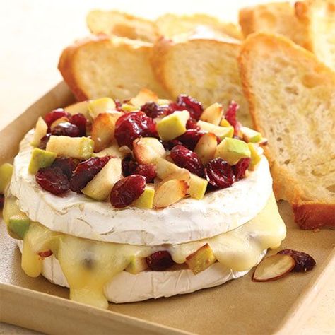 Baked Brie With Apples, Brie With Apples, Classy Appetizers, Cranberry Baking, Pampered Chef Recipes, Oven Pan, The Pampered Chef, How To Cook Mushrooms, Frozen Foods