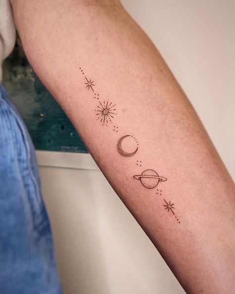 Moon Tattoo Line, Planet Tattoo Ideas, Sun Moon Tattoo, Tattoo Symbolism, Planet Tattoo, Saturn Tattoo, Solar System Tattoo, Moon Sun Tattoo, Tattoo Line