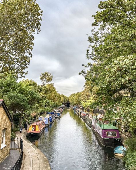 A Lady in London on Instagram: Regent’s Canal in London is a great place for self-guided London walking tours. This canal walk in Madia Vale, London is beautiful. Little Venice London, Regents Park London, London Walking Tours, Regents Canal, London Neighborhoods, London Dreams, Walks In London, London Areas, London Aesthetic