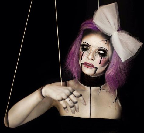 broken marionette optical illusion! Diy Marionette, Circus Costume Diy, Scary Doll Makeup, Marionette Costume, Puppet Makeup, Creepy Doll Costume, Broken Doll Makeup, Halloween Makeup Artist, Costume Accessories Diy