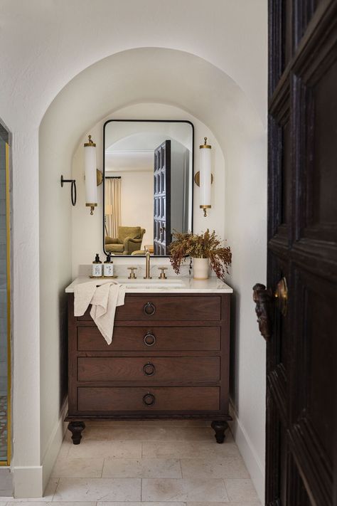 Spanish Revival Bathroom, Spanish Revival Interior, Bathroom Cabinet Ideas, Vanity Nook, Cali Beach, Spanish Bathroom, Modern Nest, Different House Styles, Spanish Revival Home