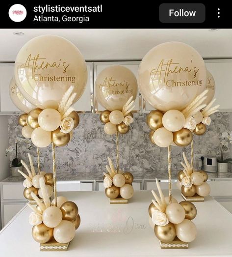 Balloon Table Decorations, Christening Centerpieces, Baby Dedication Party, Balloon Decoration Ideas, Balloon Table Centerpieces, Tulle Balloons, Christening Balloons, Christening Decorations, Deco Ballon