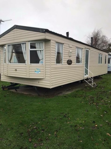 Static Caravan Bedroom, Caravan House, Caravan Uk, Caravan Life, Camping Lake, Static Caravan, Caravan Holiday, Caravan Site, American Houses