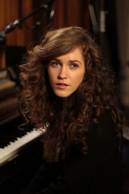 Rae Morris Florence Welsh, Amy Macdonald, Rae Morris, Sophie Ellis Bextor, Boho Hair, Feminine Power, Celine Dion, Boho Hairstyles, Inspirational People