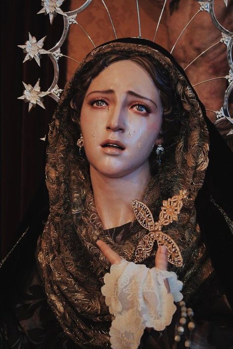 Lady Of Sorrows, Mary Statue, Mama Mary, Our Lady Of Sorrows, Blessed Mother Mary, Holy Mary, Blessed Virgin Mary, Catholic Art, Blessed Mother