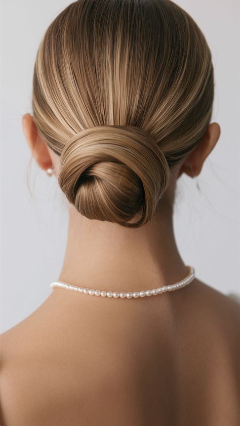 Discover 20 trendy spring bun hairstyle 2025 ideas, from messy to sleek, low to top, and braided to curly styles. Explore easy tutorials for long hair, short hair, and medium-length hair, including double buns, half updos, and silk finishes. Perfect for weddings, prom, sarees, and black women, with stylish Indian and natural bun variations. Get inspired with bun hairstyles for wedding, prom, and special occasions! Bun Hairstyles For Wedding, Hairstyle 2025, 2025 Ideas, Double Buns, Wedding Bun Hairstyles, Curly Styles, Hairstyles For Wedding, Bun Hairstyle, Half Updo