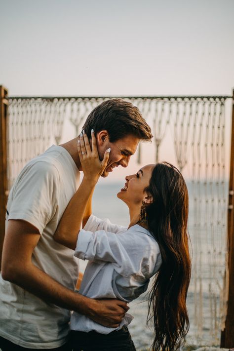 Malibu Proposal — Christina & Jeremiah Photos Couple Mignon, Fashion Fotografie, Couples Beach Photography, Proposal Photoshoot, Couple Beach Pictures, Beach Proposal, Engagement Pictures Poses, Malibu Beach, Wedding Couple Poses