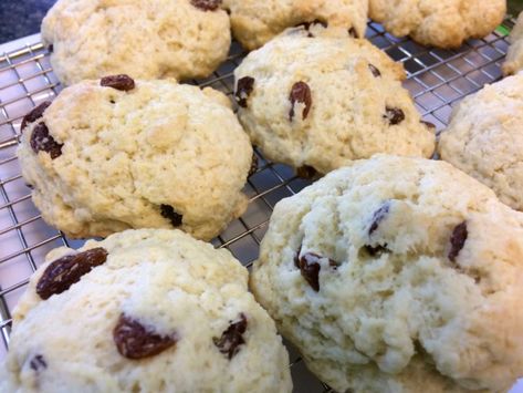 Newfoundland Raisin Tea Buns, Newfoundland Tea Buns, Tea Buns Newfoundland Recipe, Raisin Tea Buns, Raisin Buns, Tea Buns, Newfoundland Recipes, Sweet Custard, Salad Aesthetic