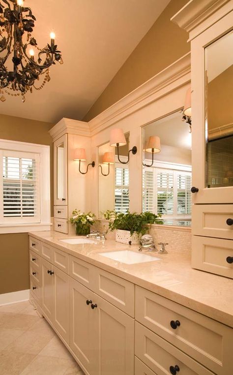 How proper lighting can transform your bathroom Серая Кухня, Traditional Bathroom Designs, Master Bath Remodel, Subway Tiles, Bathroom Redo, Dream Bathrooms, Bathroom Renos, Laundry In Bathroom, Dream Bathroom