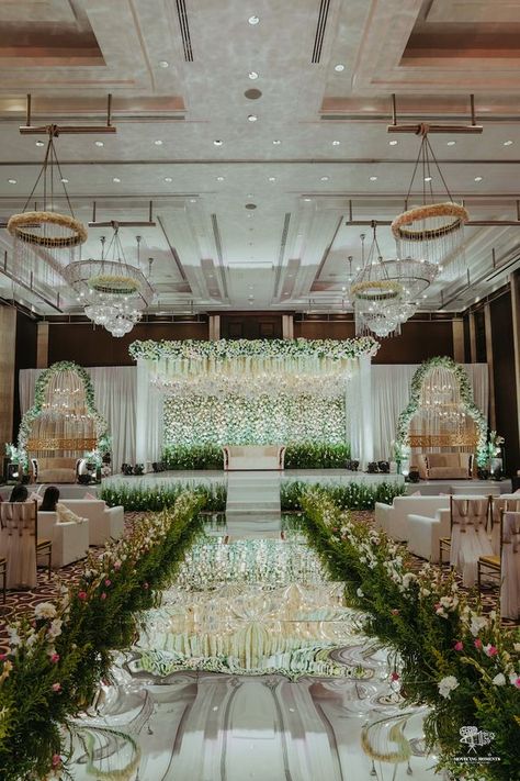 Stunning Ways To Include Foliage Into Your Summer Wedding! Wedding Decoration Idea, Wedding Stage Ideas, Ideas Wedding Decoration, Engagement Stage, Engagement Stage Decoration, Reception Stage Decor, Simple Stage Decorations, Decoration Ideas Wedding, Reception Stage