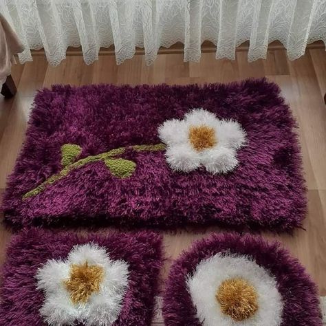 Door Mats Ideas, Door Matts, Rug Hooking Patterns Free, Embroidery Hoop Art Diy, Crochet Mat, Home Crochet, Latch Hook Rug Kits, Crochet Carpet, Latch Hook Rugs