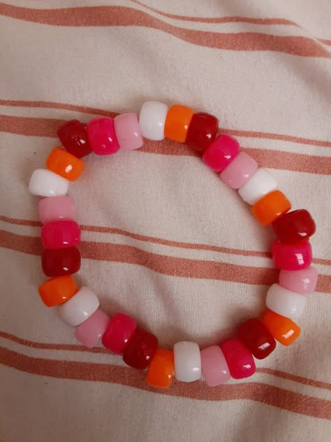 Lesbian Kandi Bracelet, Lesbian Jewelry Diy, Lesbian Accessories, Lesbian Bracelet, Pride Crafts, Lgbt Bracelet, Diy Kandi Bracelets, Pride Necklace, Diy Kandi