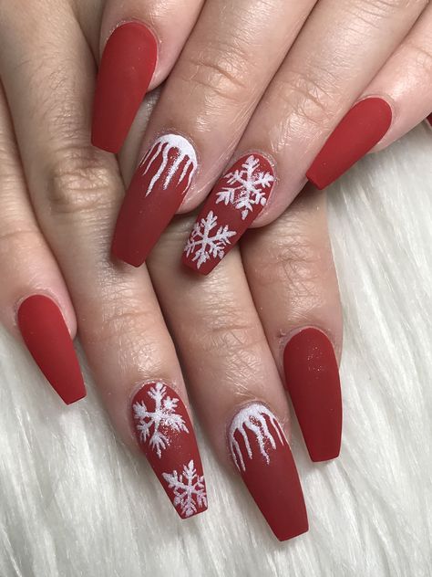 Christmas Nail Colors, Nail Art Noel, Candy Cane Nails, Red Christmas Nails, Nails Matte, Festive Nail Art, Cute Christmas Nails, Christmas Nails Easy, Christmas Nails Acrylic