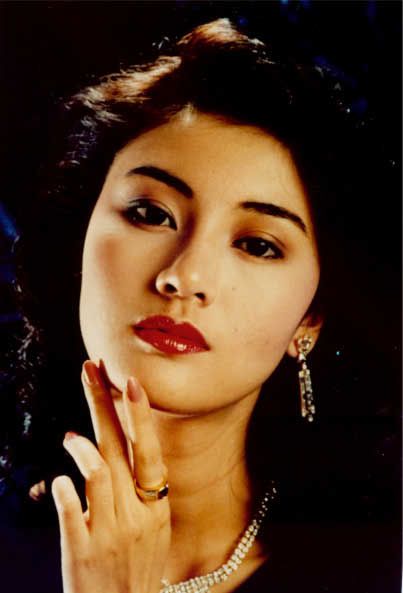 Michelle Reis 90s, Retro Hong Kong Makeup, Michelle Reis, Retro Hong Kong, Gong Li, Michelle Lee, Juhi Chawla, Couple Poses Reference, Ideal Beauty