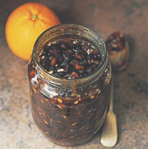 Home-made Christmas Mincemeat Blenheim Palace Christmas, How To Make Mincemeat, Homemade Mince Pies, Bramley Apple, Grape Nuts, Minced Meat Recipe, Christmas Biscuits, Apple Brandy, Mince Pies