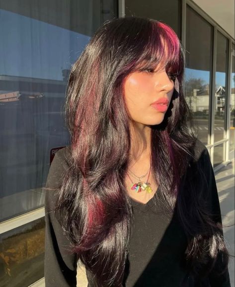 Pink And Purple Peekaboo Highlights, Purple Peekaboo Highlights, Haircut Ideas Brown Hair, Long Layered Haircut, Peekaboo Highlights, Ideas Haircut, Hair Dye Ideas, Pink Hair Dye, Hair Color Underneath