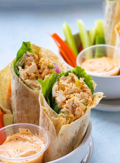 Law Carb, Salad Wrap, Buffalo Chicken Wraps, Chicken Salad Wrap, Buffalo Chicken Salad, Strawberry Protein, Macro Friendly Recipes, Salad Wraps, Macro Meals