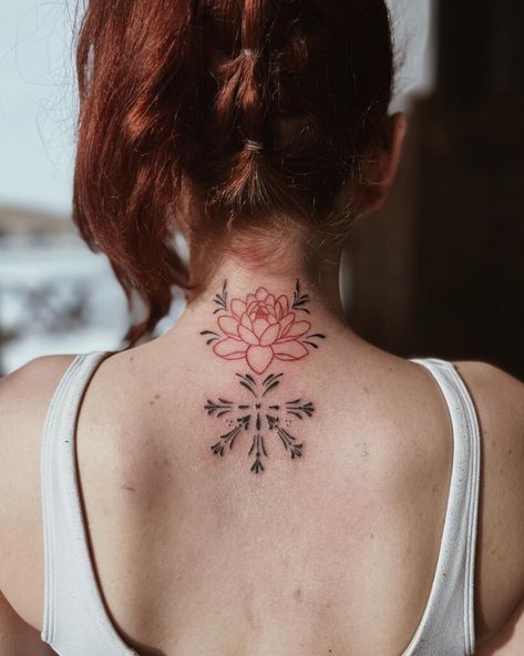 20+ Amazing Symmetrical Tattoo Ideas To Inspire You In 2023! - Outsons Symmetrical Tattoo Ideas, Symetric Tattoo, Symmetrical Tattoos, Flower Of Life Tattoo, Symmetrical Tattoo, Yin Yang Tattoos, Metatron's Cube, Hip Tattoo, Star Tattoos