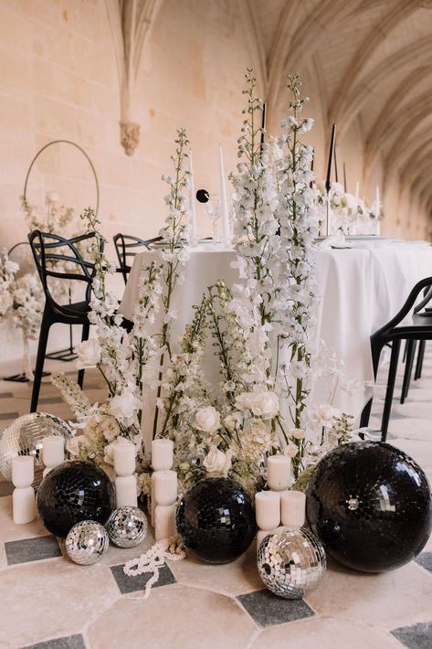 Disco Centerpieces Wedding, Disco Wedding Centerpieces, Disco Ball Wedding Decor Table, Black And White Ball, Black White And Silver Wedding, Disco Wedding Black And White, Greenery And Disco Balls Wedding, Wedding Reception With Disco Balls, Disco Ball Wedding