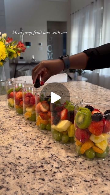 159K views · 14K likes | BLACK FOODIE FINDER ® on Instagram: "Let’s snack prep! Quick & easy snack prep for the week! 🍓🍍🍊🍇🍎🫙⁣ ⁣ This is your reminder to eat more fruit. 😋⁣ ⁣ (via @mrs.jenkinss__ )⁣ ⁣ ⁣ #BlackFoodieFinder⁣ ⁣ —————————————————————⁣ 𝗙𝗼𝗹𝗹𝗼𝘄 @𝗯𝗹𝗮𝗰𝗸𝗳𝗼𝗼𝗱𝗶𝗲𝗳𝗶𝗻𝗱𝗲𝗿 & 𝗱𝗼𝘄𝗻𝗹𝗼𝗮𝗱 𝗼𝘂𝗿 𝗮𝗽𝗽 𝗳𝗼𝗿 𝗯𝗹𝗮𝗰𝗸 𝗲𝗮𝘁𝗲𝗿𝘆, 𝗰𝗵𝗲𝗳𝘀, 𝗿𝗲𝗰𝗶𝗽𝗲𝘀 & 𝗺𝗼𝗿𝗲. ⁣#𝗕𝗙𝗙📍⁣ —————————————————————⁣ 𝘍𝘰𝘳 𝘧𝘦𝘢𝘵𝘶𝘳𝘦𝘥 𝘴𝘶𝘣𝘮𝘪𝘴𝘴𝘪𝘰𝘯𝘴 & 𝘭𝘪𝘴𝘵𝘪𝘯𝘨, 𝘱𝘭𝘦𝘢𝘴𝘦 𝘴𝘦𝘦 𝘰𝘶𝘳 𝘸𝘦𝘣𝘴𝘪𝘵𝘦.⁣ ===============================⁣ 𝘍𝘪𝘯𝘥 𝘤𝘩𝘦𝘧𝘴 𝘧𝘰𝘳 𝘩𝘪𝘳𝘦 𝘢𝘵 𝘽𝙡𝙖𝙘𝙠𝘾𝙝𝙚𝙛.𝙘𝙤𝙢⁣ ===============================⁣ ⁣ ⁣ ⁣ ⁣ ⁣ ⁣ ⁣ ⁣ ⁣ ⁣ (#blackfoodie #blackfoodies #everybodyeats #fruit #mealprep #healthy #foodie #foodporn #asmrfoo Meal Prep Fruit Bowls, Black Meal Prep, Meal Prep Fruit For The Week, Fruit Meal Prep Ideas, Prep Fruit For The Week, Football Fruit Tray Ideas, Fruit Prep For The Week, Table Snacks For Party, Snack Prep For The Week