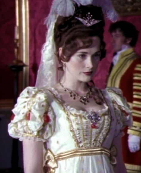 Natasha Little as Becky Sharp in the 1998 television miniseries 𝑉𝑎𝑛𝑖𝑡𝑦 𝐹𝑎𝑖𝑟.
#VanityFair #NatashaLittle Becky Sharp, Movie Costumes, Period Dramas, Vanity Fair, Victorian Dress, Vanity, Film, Dressing Table