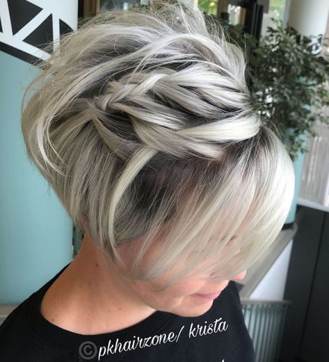 Faux Updo For Short Hair Updos For Short Hair, Short Hair Bun, Hairdos For Short Hair, Wavy Bobs, Short Bob Haircuts, Penteado Cabelo Curto, Cute Hairstyles For Short Hair, Short Hair Updo, Bob Styles