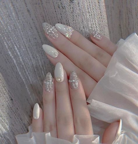 Nails Ideas White, Nail Ideas White, Nail Designs White, White Nails With Designs, White Nails Ideas, Nail Hot, White Nail Ideas, Nails Tay, Nail 2022