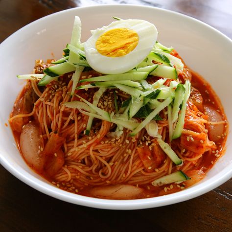 Korean Food Photo, South Korean Food, K Food, Korean Dishes, Bulgogi, Food Presentation, Spicy Recipes, Korean Food, Pretty Food