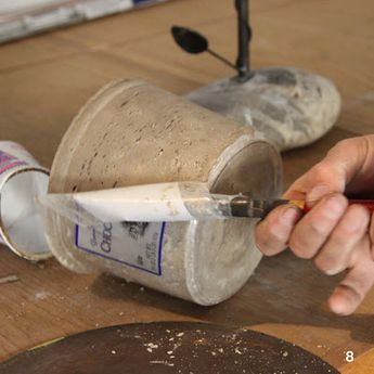 DIY : des pots so déco en ciment... Make Cement Planters, Concrete Dye, Planter Diy, Tea Candle, Search Pins, Outdoor Crafts, Cement Planters, Cement Pots, Concrete Crafts