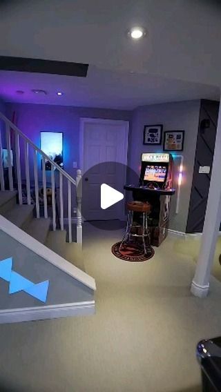 NFL Blitz Legends Arcade Machine Home Arcade Room Ideas, Small Game Room Ideas For Adults, Basement Gaming Room, Arcade Room In House, Home Arcade Room, Garage Bar Ideas Man Caves, Arcade Basement, Home Game Room Ideas, Dart Board Ideas