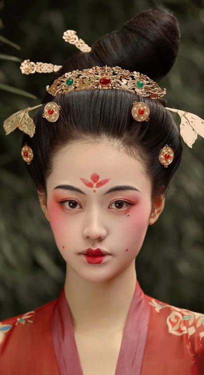 Japanese Make Up Traditional, Ancient Japanese Makeup, Japanese Make Up Looks, Qing Dynasty Makeup, Chinese Doll Makeup, Traditional Asian Makeup, Chinese Face Painting, Ancient China Makeup, Chinese Hanfu Makeup