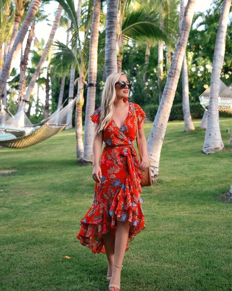 Red Floral Dress Outfit, Short Red Dress Outfit, Ruffle Dress Outfit, Floral Dress Outfit, Dress Outfits Party, Floral Dress Outfits, Floral Ruffle Dress, Cute Dress Outfits, Ootd Photography