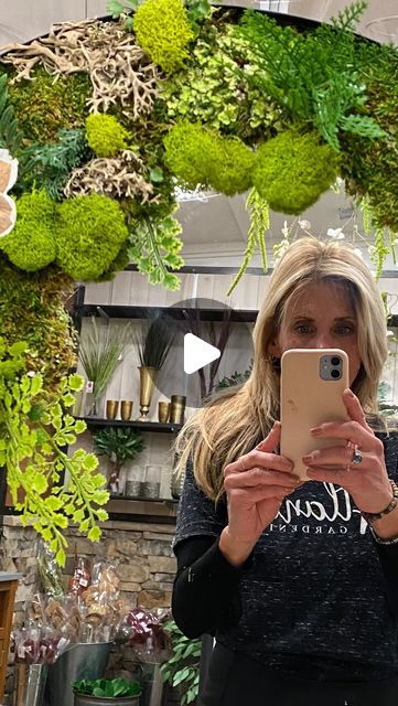 Elisa Gabrielli on Instagram: "DIY Moss Mirror Workshop 🌱" Moss Mirror Diy, Diy Floral Mirror, Diy Round Mirror, Moss Mirror, Diy Moss, Floral Mirror, Moss Wall Art, Mirror Ideas, Moss Wall