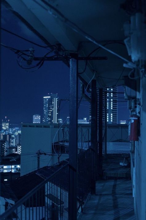 Blue Aesthetic Dark, Streetwear For Men, Aesthetic Streetwear, Cyberpunk Aesthetic, Japan Aesthetic, Blue City, Fantasy City, City Vibe, In The Darkness