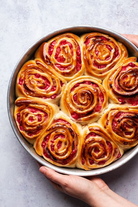 Vegan rhubarb and ginger buns - Lazy Cat Kitchen Vegan Rhubarb Recipe, Rhubarb Recipes Vegan, Rhubarb Vegan Recipes, Rhubarb Buns, Vegan Rhubarb Recipes, Rhubarb Vegan, Vegan Rhubarb, Rhubarb Puree, Vegan Breads