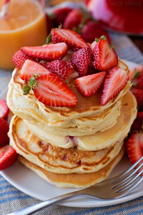 Strawberry Yogurt Pancakes | lifemadesimplebakes.com Pancakes Strawberry, Strawberry Pancakes, Yogurt Pancakes, Croissant Breakfast, Strawberry Yogurt, Pancakes Healthy, Breakfast Pancakes, Breakfast Bake, Pancake Recipe