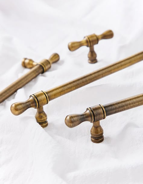 French Country Kitchen Cabinet Hardware, Brass Drawer Pulls Kitchen, Antique Brass Drawer Pulls, Antique Brass Kitchen Handles, Antique Brass Kitchen Hardware, Kitchen Hardware White Cabinets, Antique Brass Cabinet Hardware, Vintage Cabinet Hardware, Antique Brass Cabinet Pulls