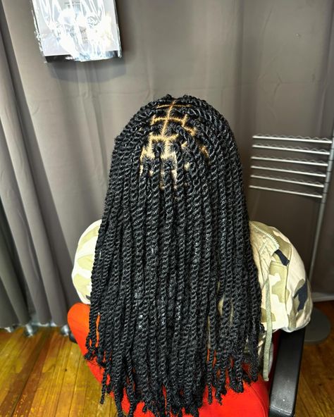 Traditional twist w/cuban twist weave💅 #hairstylist #naturalhairstyles #lighthair #fyp #fyp #simplestyle #boxbraids #trenzas #tranzasafricanas #kinkytwists Cuban Twist, Twist Weave, Light Hair, Twist Hairstyles, Box Braids, Pretty Hairstyles, Simple Style, Hair Stylist, Natural Hair Styles